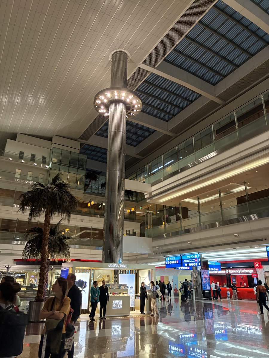 hideto0611's tweet photo. I used Dubai International Airport and Emirates when I went to France last year.
I am praying for everyone’s safety. https://t.co/N3ZVW0QScn