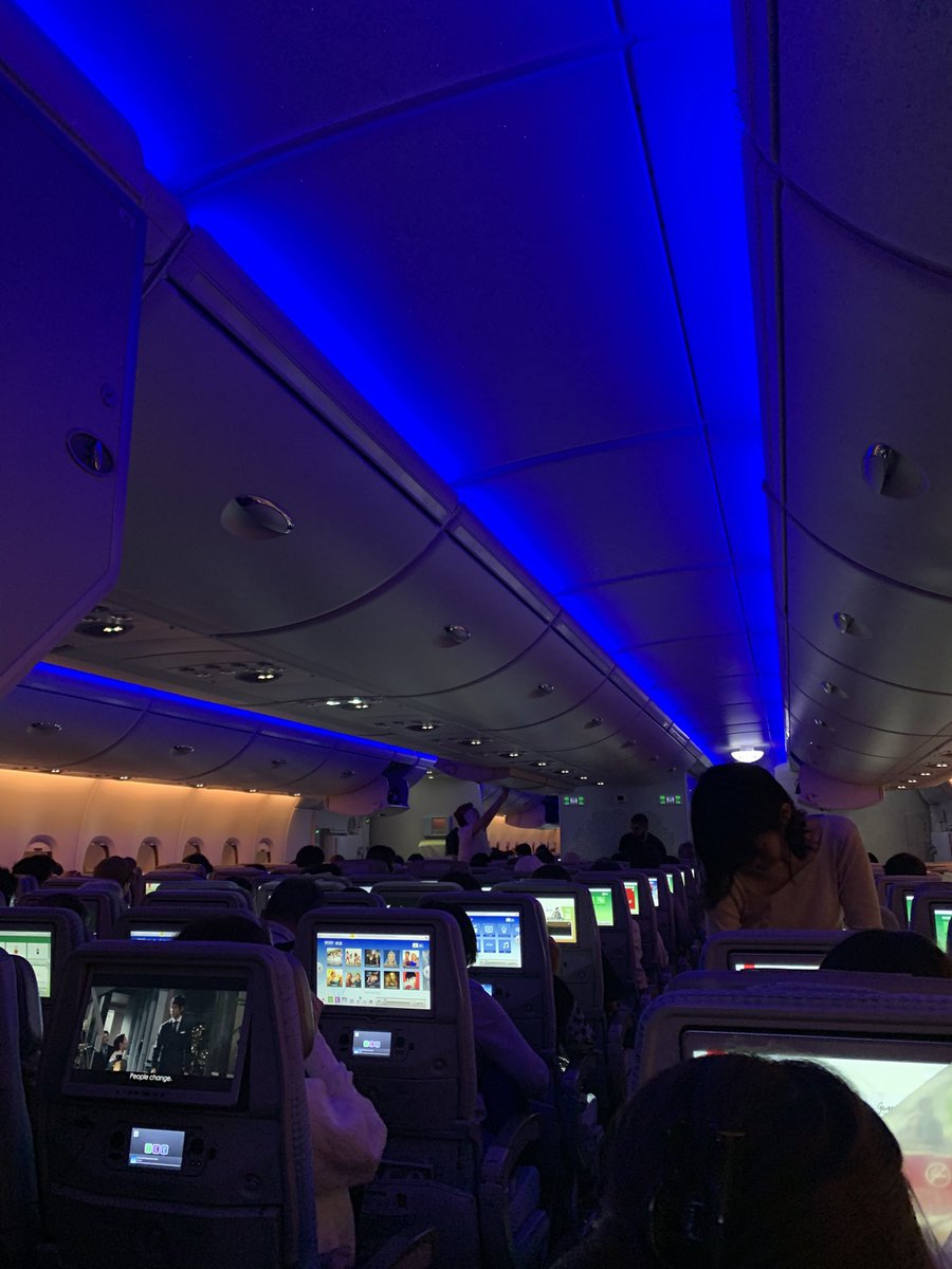 hideto0611's tweet photo. I used Dubai International Airport and Emirates when I went to France last year.
I am praying for everyone’s safety. https://t.co/N3ZVW0QScn