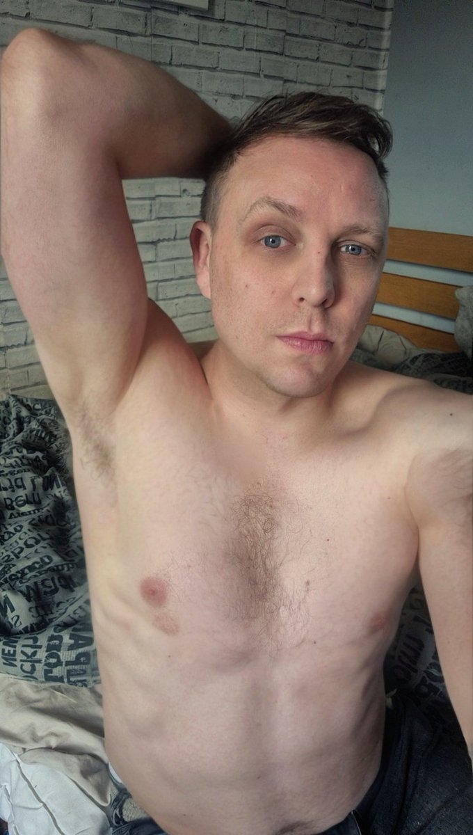 BareChestedGeek's tweet photo. Subs.

Worship me. https://t.co/b7NxH0pXSR