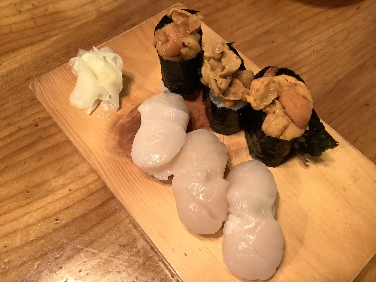 2/26
奇跡的にとれた予約で美味しいお店へ
やっと息子と来れたわ〜
相変わらず何もかもが美味しいのでしあわせ