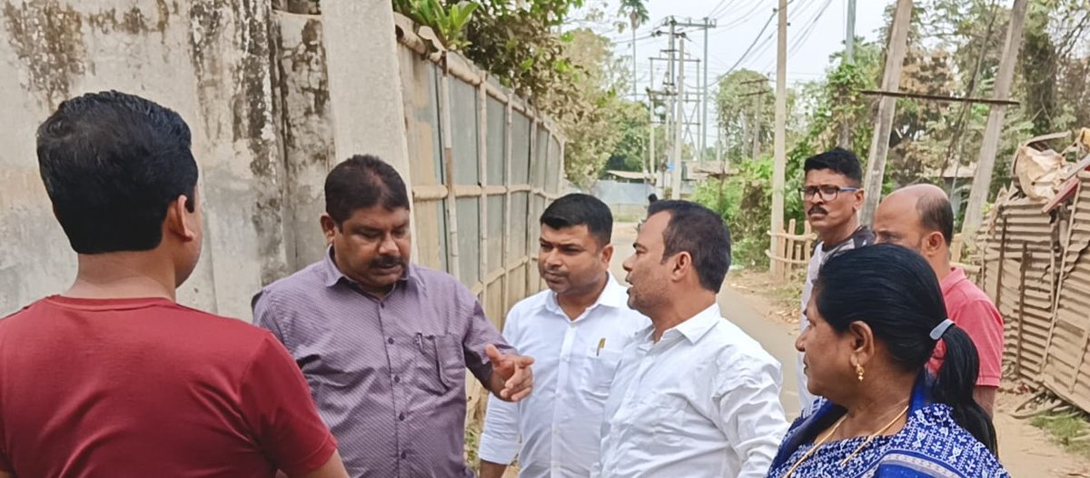 dastridib70's tweet photo. As directed by the Hon'ble Minister Sri Pranajit Singha Roy I alongwith the 31 R. K. Pur Mondal President Sri Sani Saha &amp; other visited Khilpara &amp; West Khilpara G. P. areas https://t.co/OUbpFhAJvh