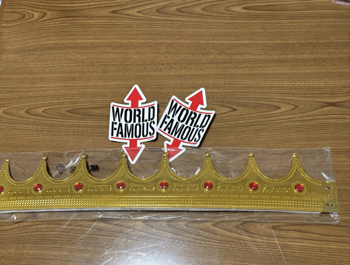 FamilyCream's tweet photo. シュプ立ち上げ
アンブロトラジャケとバックパック届きました🛫
ノベルティとりあえず保管しときますか👑 https://t.co/1vC9axfU0M