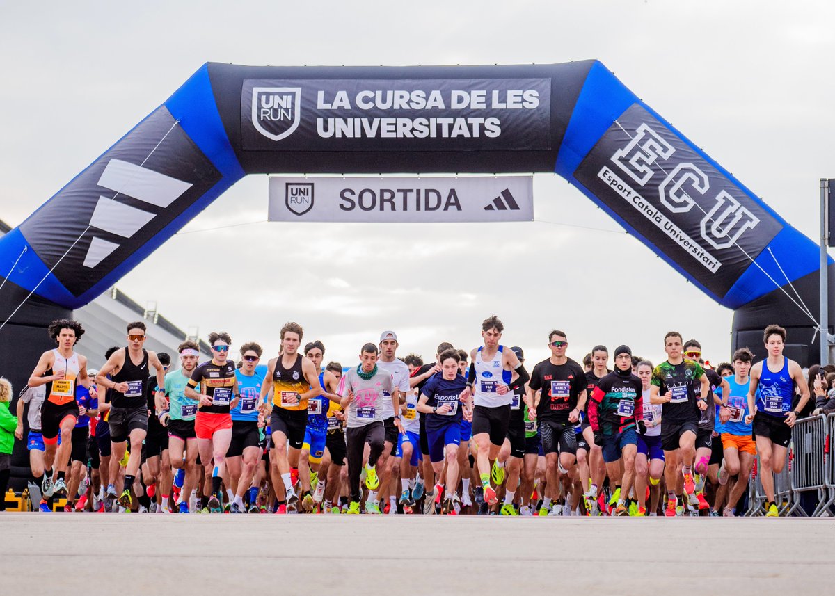 esportcat's tweet photo. 🏃‍♂️La 12a Cursa de les Universitats @uniruncat reuneix 7.000 participants

El SG @abelgama77 fa costat a la cita, que compta amb les 12 universitats catalanes per fomentar l'atletisme i els hàbits saludables

Enhorabona per l'èxit participatiu i organitzatiu!

#esportcat https://t.co/zdKX399yKa