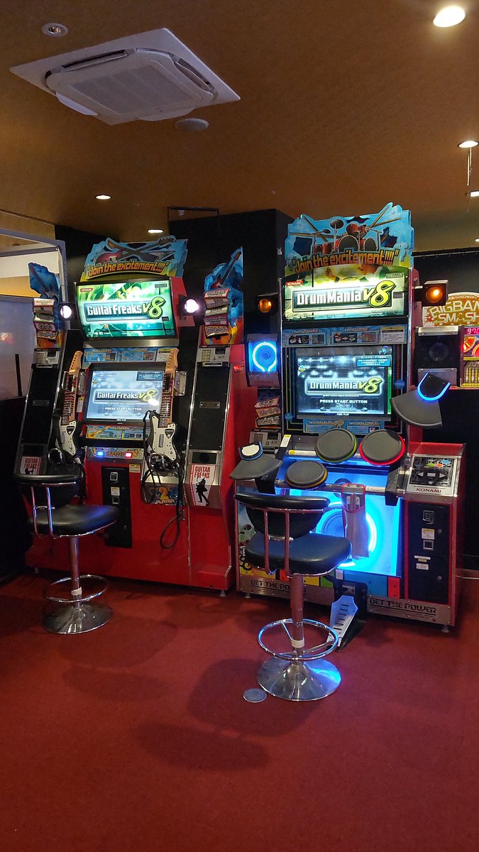 account_for_off's tweet photo. 令和８年８月８日。

８並びの日ということで８のつく音ゲーを、何とはなしに並べてみる。

あとはDDRのDPやハローポップンミュージックのDPなんかも、操作するパネルやボタンが８つってことで今日になんか合いそう。

末広がりの数字のゾロ目、縁起良き日 (^ ^) https://t.co/eFUHmkbmMw