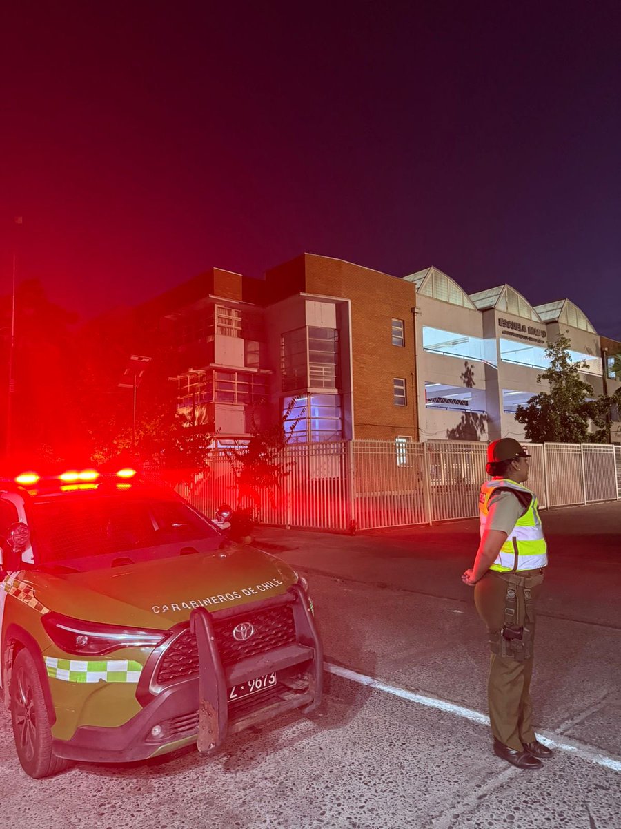 CarabPrefCord's tweet photo. #PuenteAlto Personal de la 66 Com. #BajosDeMena y Subcomisaría #SanGeronimo realizan prevención activa en la principales calles y avenidas, aumentando la sensación de seguridad de los vecinos y quienes se desplazan a sus lugares de trabajo.
#LaPrevencionEsNuestraEsencia https://t.co/IjFreDb2A0