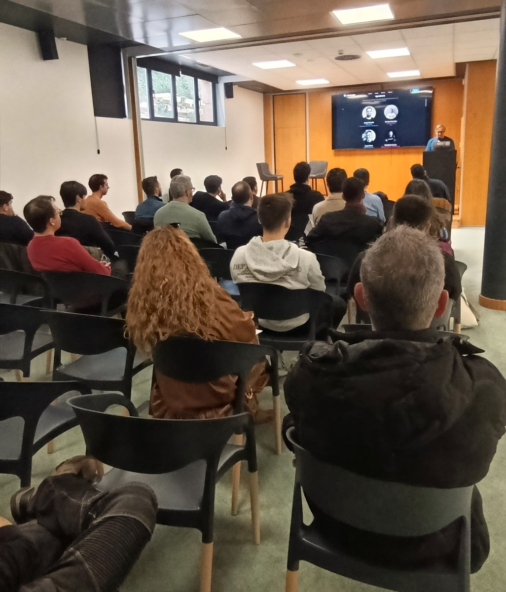 Circular Universe tweet media