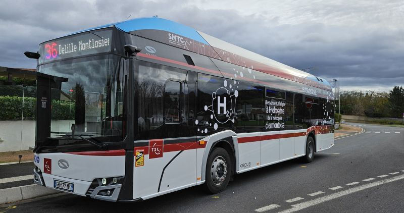 noviganto's tweet photo. Miser sur l'avenir. Déjà 8 mois que les bus à pile à combustible hydrogène roulent à Clermont-Ferrand

https://t.co/1Hs921c8ht https://t.co/2QOV8EQqvK