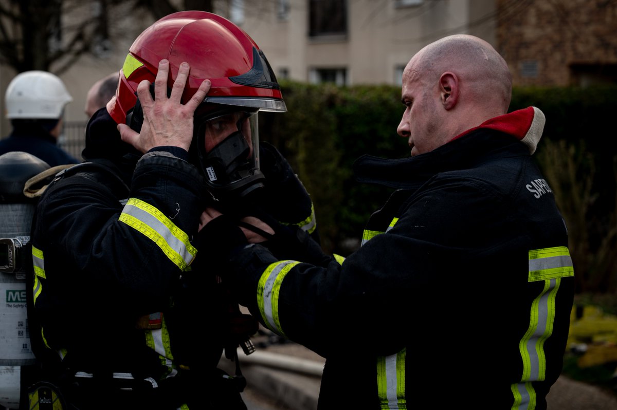 Sdis_95's tweet image. [Retour sur #Intervention] 🚨 Incendie à Louvres

👉Le 23 février dernier, les sapeurs-pompiers du Val d’Oise ont été mobilisées pour un feu de parking sous-terrain, à Louvres.

L’action rapide des secours a permis de limiter la propagation du sinistre, au moyen d’une lance à