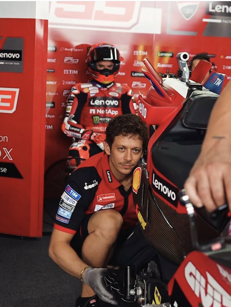 😂😂😂😂

Crédit : Revival MotoGP