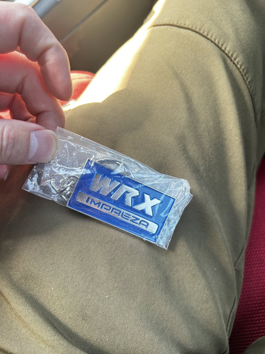 K_SUBARUmeeting's tweet photo. みなさん、ご無沙汰しております。

スバル乗りには、最高のキーホルダーが出ましたね！！

中の人は
GDAGGAのキーホルダー1つとBRZのキーホルダー2つ出ました！！

みなさん、欲しいキーホルダー出ましたか？？

あ、今年はオートポリスで開催予定です！！！
よろしくお願いします！！ https://t.co/nQ8TkELebT