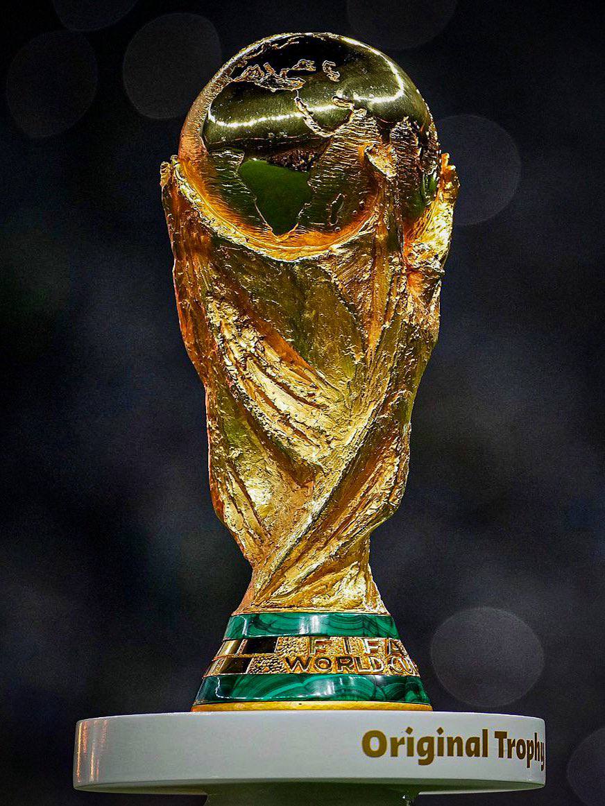 🚨 𝗕𝗥𝗘𝗔𝗞𝗜𝗡𝗚: These are the NEW rules that will be used at the World Cup!

• A player who is substituted will have 10 seconds to leave the field. If he takes longer, the player coming in must wait at least 1 minute before entering.

• If a player asks for medical