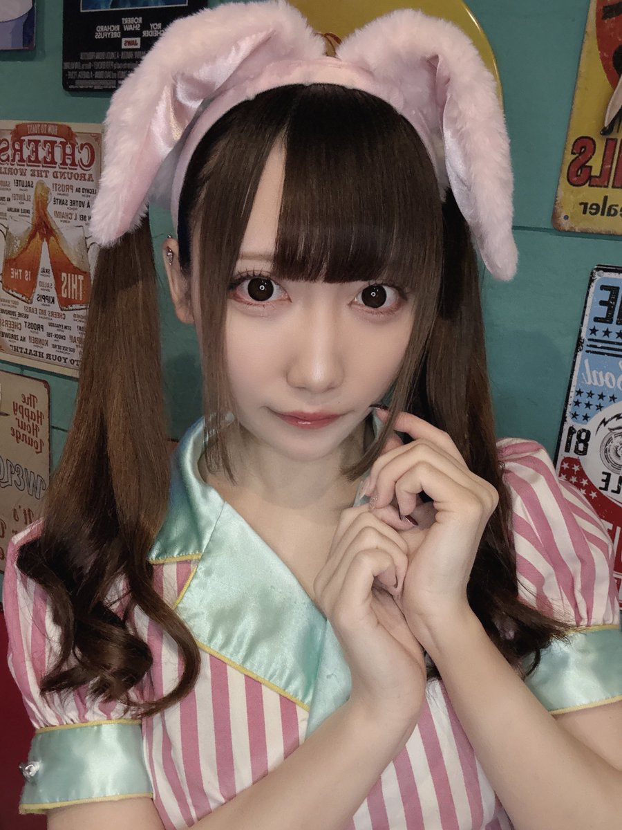 ろあ tweet media