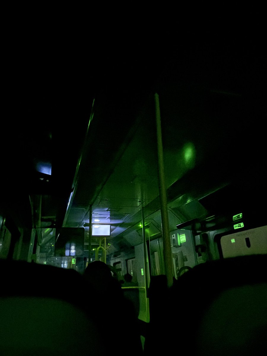 toradowa's tweet photo. working on 3 hours sleep cus i was trapped on a train for 5 hours ! thanku @IrishRail https://t.co/oBTgXj1Vup