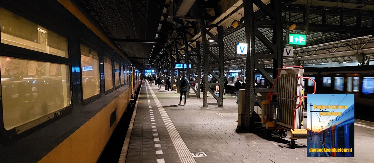ConducteurMike's tweet photo. Gisteren was ik 17,5 jaar in dienst als Hoofdconducteur bij NS. 🥳 Laten we dat vieren met een column waarin diverse aspecten van mijn beroep naar voren komen! 

Twee omgeleide treinen, twee totaal verschillende ritten; lees 'Omleiding' hier: https://t.co/hD0hkdbcK7 https://t.co/UZGdEikBw4