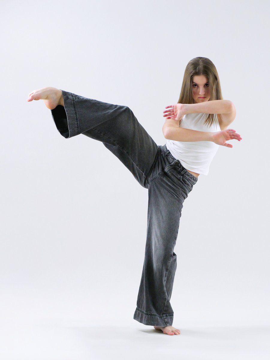 MatteOnorini's tweet photo. Photoshoot with dancer Lucy Grace Palenga at A.S.D. Dance Project di Giorgia Gabriele.

@Panasonic_cp @LUMIX_Japan @panasonic #lumix #lumixitalia #lumixambassador #shotonlumix #lumixg9ii @neewerofficial #neewer #dance @Gioggia74 #danceproject #danceprojectrieti #dancer https://t.co/AJgPpg1H0R