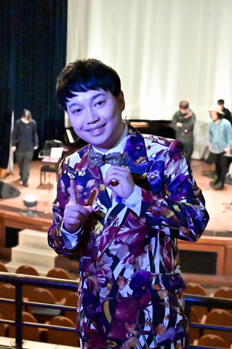 本日は“懐メロボーイ”こと #三丘翔太 さんのデビュー10周年記念コンサートへ🎤

地元・横浜で迎えた節目のステージ✨
全23曲を一曲一曲かみしめるように熱唱されました！

そして最後。
これまでを振り返り、込み上げる想いに涙。
（私の涙腺も危うく…

実直に歌い続けてこられた10年。