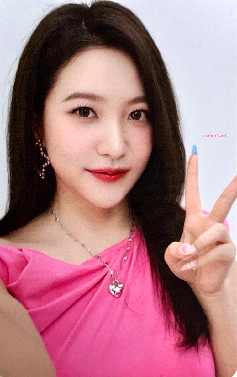 stabilityeri_'s tweet photo. 2025 SMTOWN : THE CULTURE, THE FUTURE 
SM 30주년 앨범 포토카드  # 2

#예리 #Yeri #레드벨벳 #RedVelvet https://t.co/GkeSw6nM3u