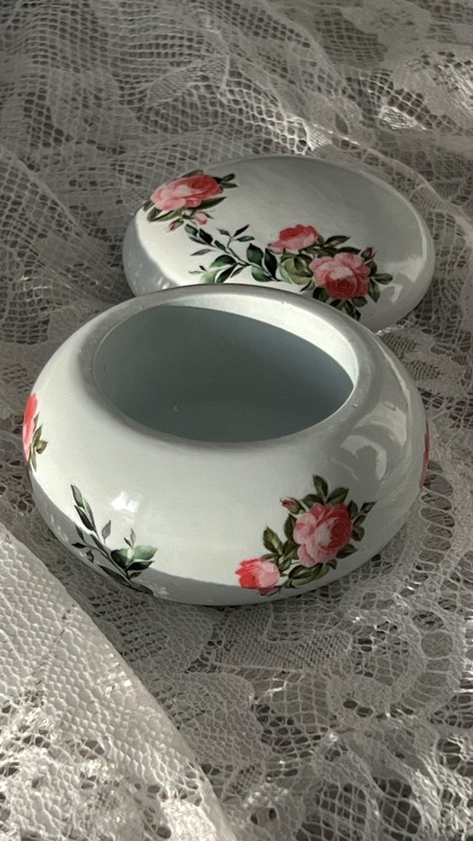 Anna Truf tweet media