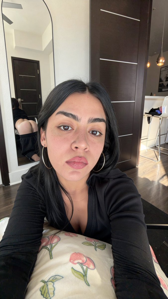 She in Frame tweet media