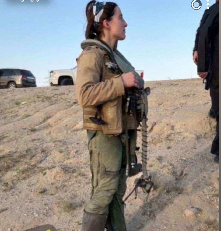 jacksonhinklle's tweet image. 🚨🇺🇸🇰🇼🇮🇷 BREAKING: Photos of the pilot crew from the DOWNED American F-15 jet in Kuwait

IRAN AIR DEFENSE claims to have taken the jet down

The U.S. claims the crash was a 'friendly fire' incident