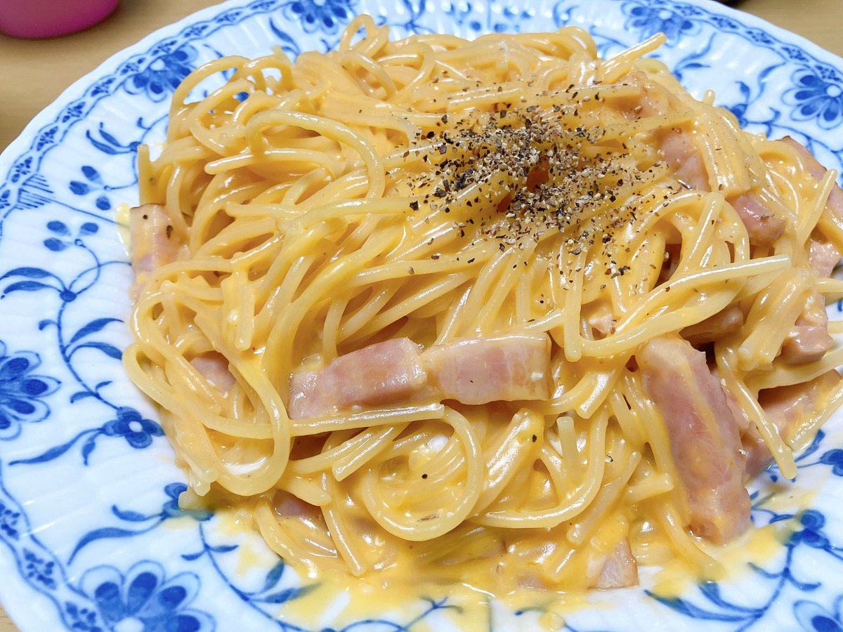 rorororoki's tweet photo. 自炊って言うのはぁ
2000円でちょこっとしか出てこないようなものをぉ
700円で山盛り食べるのが幸せだっていってんだろぉぉ！！！！ https://t.co/jrbconEnxT