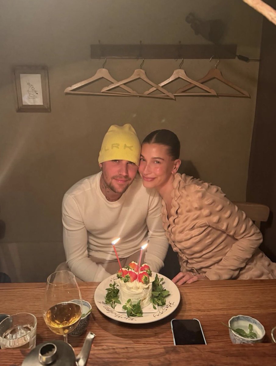 MEUS PAIS! Justin Bieber postou comemorando seu aniversário de 32 anos: Não há ninguém com quem eu prefira passar meu aniversário. ❤️
