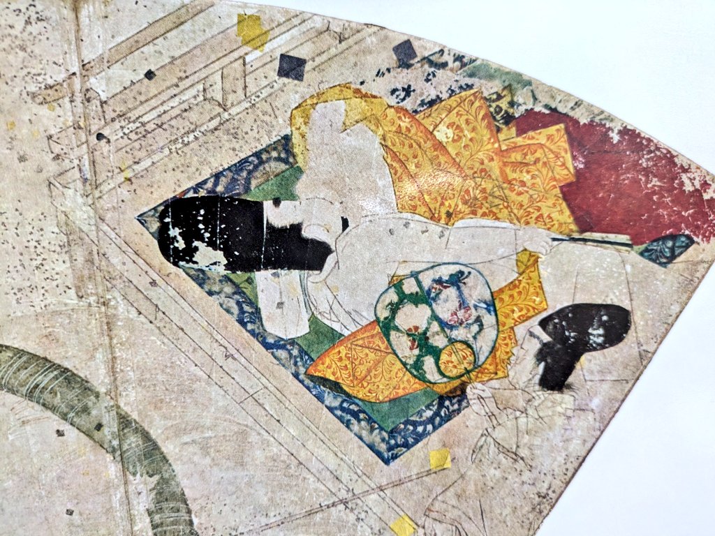 こちら源氏物語絵巻(木版本)と扇面古写経冊子です