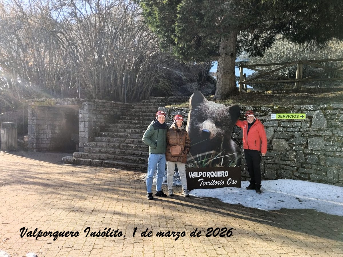 CUEVALPORQUERO's tweet photo. Nuevos amigos de La Coruña para iniciar la temporada 2026 con el recorrido @valporqueroinsólito https://t.co/dCojyG5jVp