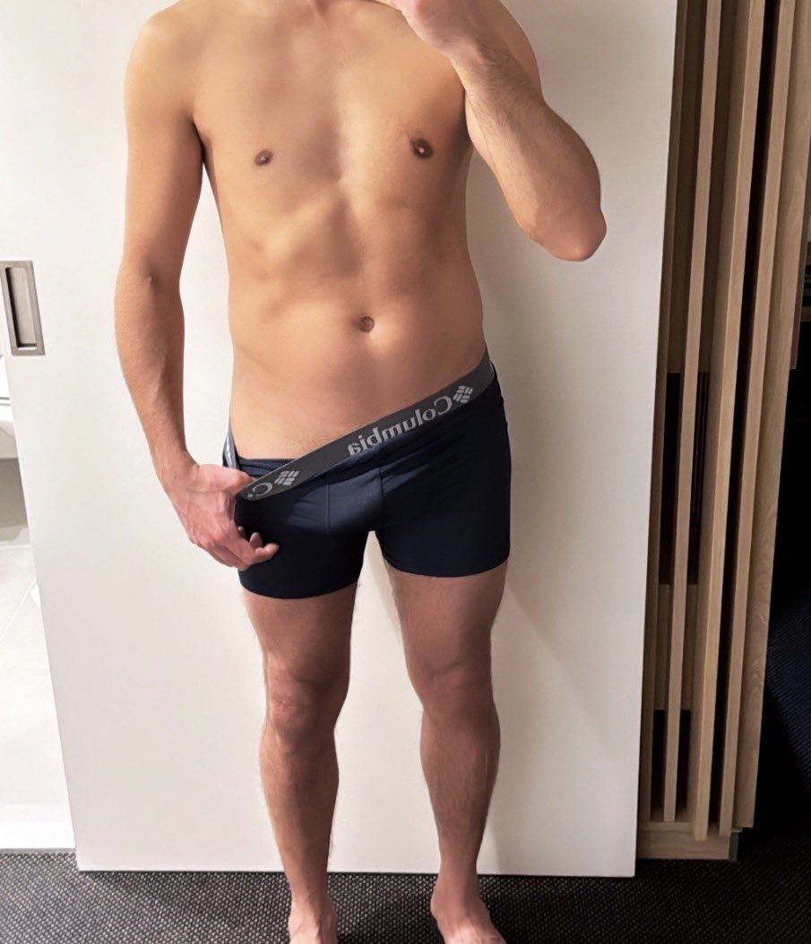 Mattdeut's tweet photo. Möchtest du die Hose ausziehen? https://t.co/61s0a5pGlk