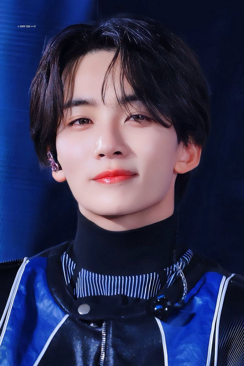 윤정한 얼굴 tweet media