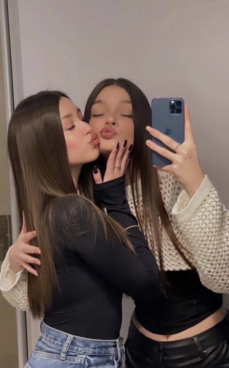 Les 2 soeurs 👯‍♀️ tweet media