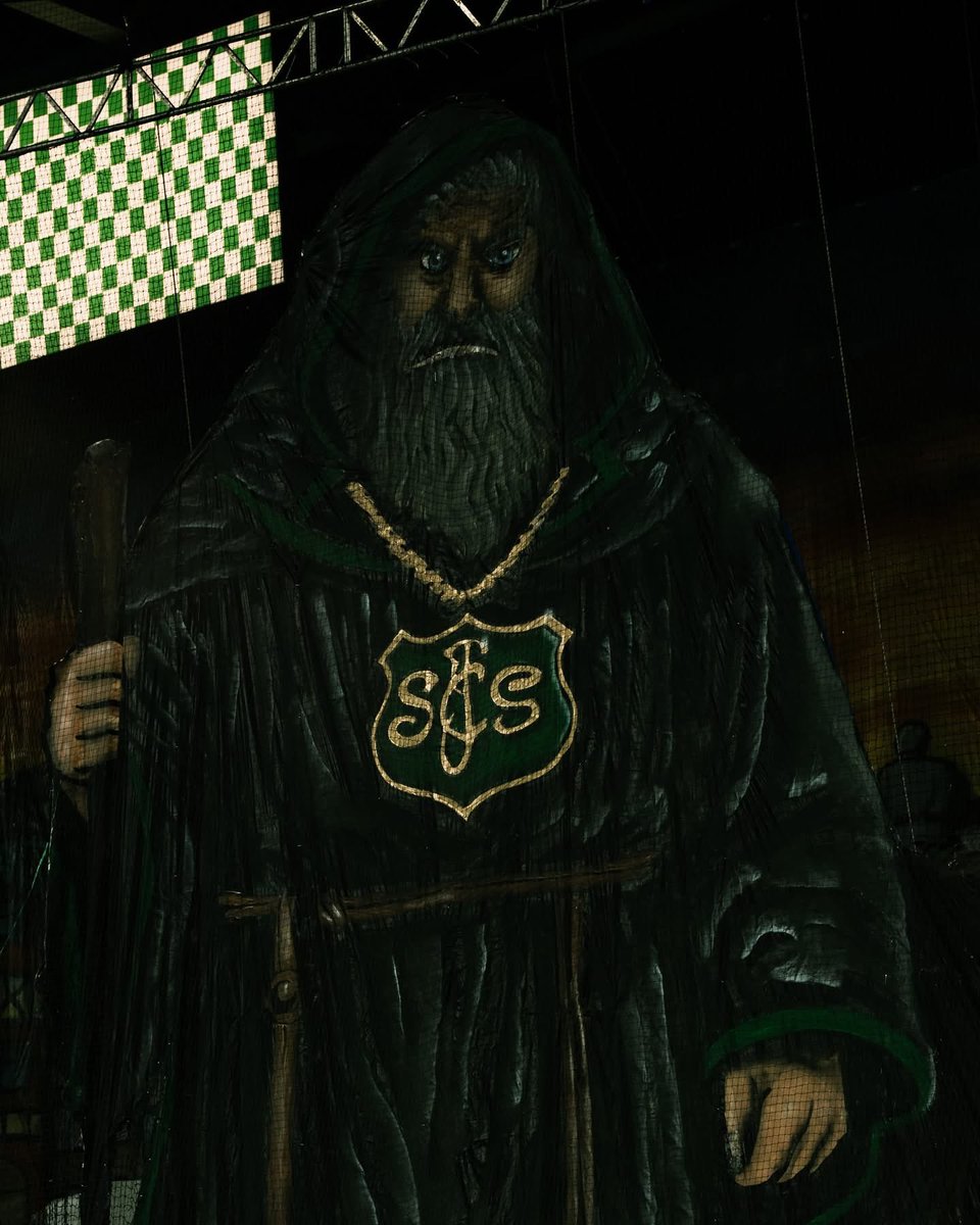 FC St. Gallen. "Longe" do Benfica na minha infância, fruto da condição de emigrante, cresci com eles. Se ainda não se familiarizaram com a cultura de bancada deste clube, façam-no. 
Foi este fim de semana, num mero jogo de campeonato.