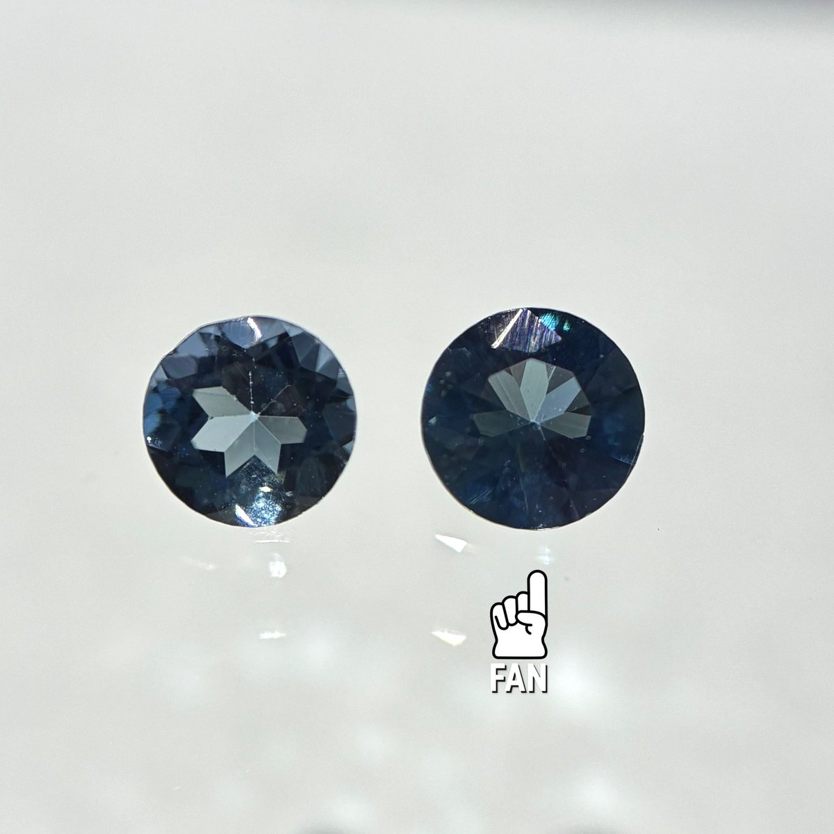 ちょっとGem散歩の購入品
宝石つむりさん(<a href="/gem_tsumuri/">宝石つむり</a> )のブラジル産アクアマリン！

何より濃いブルーだし、少し黒みを感じるカラーに惹かれました✨

手持ちのルースより濃い理想のカラーなので濃色アクアマリンの卒業石です！！