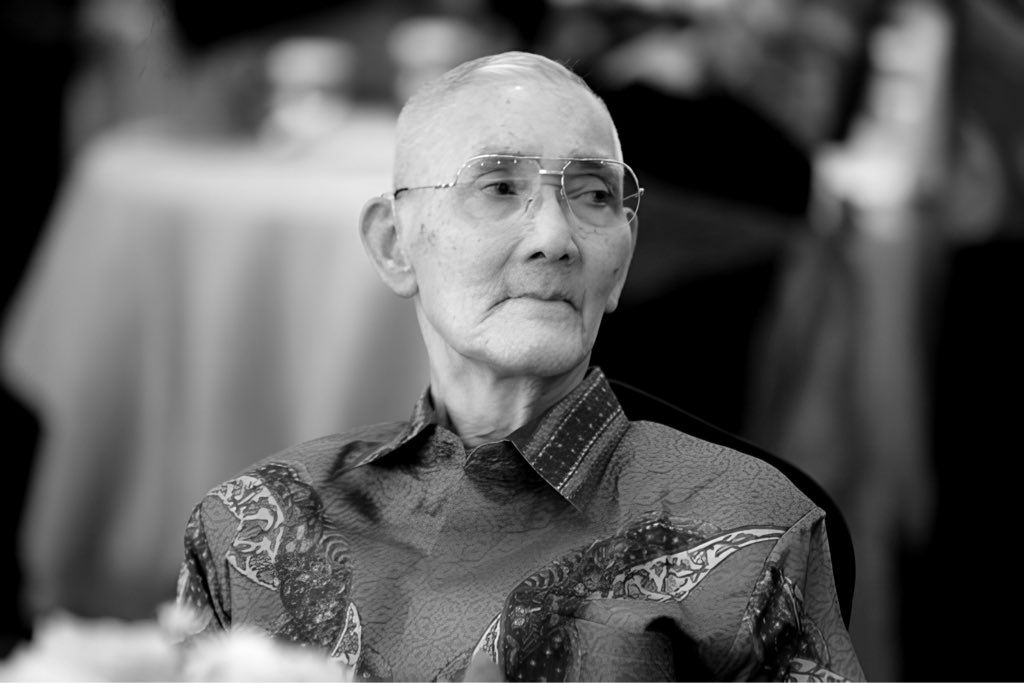 Berdukacita yang amat mendalam atas pemergian Wakil Presiden ke-6 Republik Indonesia, Try Sutrisno pada hari ini.

Bagi pihak Malaysia, saya zahirkan simpati dan takziah yang setulusnya kepada keluarga besar Almarhum serta rakyat Indonesia yang sedang berdukacita atas kehilangan