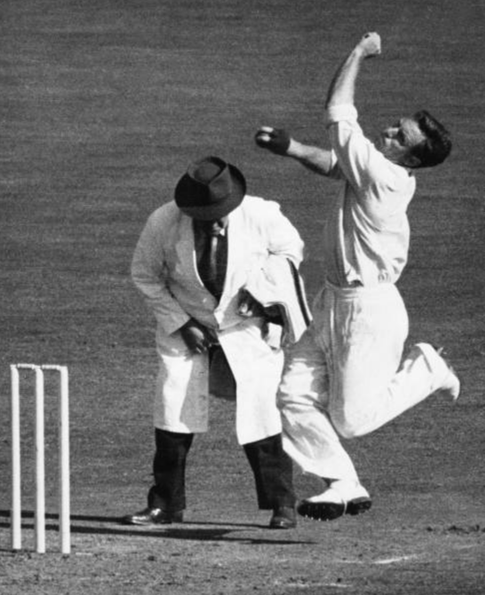 nimishdubey's tweet photo. "My idea of paradise?
Lord's in the sunshine,
Ray Lindwall bowling from one end,
and
Bishan Bedi from the other."
Jim Laker was so sorted.
#Cricket #Nostalgia #Lindwall #Bedi #IndianCricket https://t.co/29GVyTf9bH
