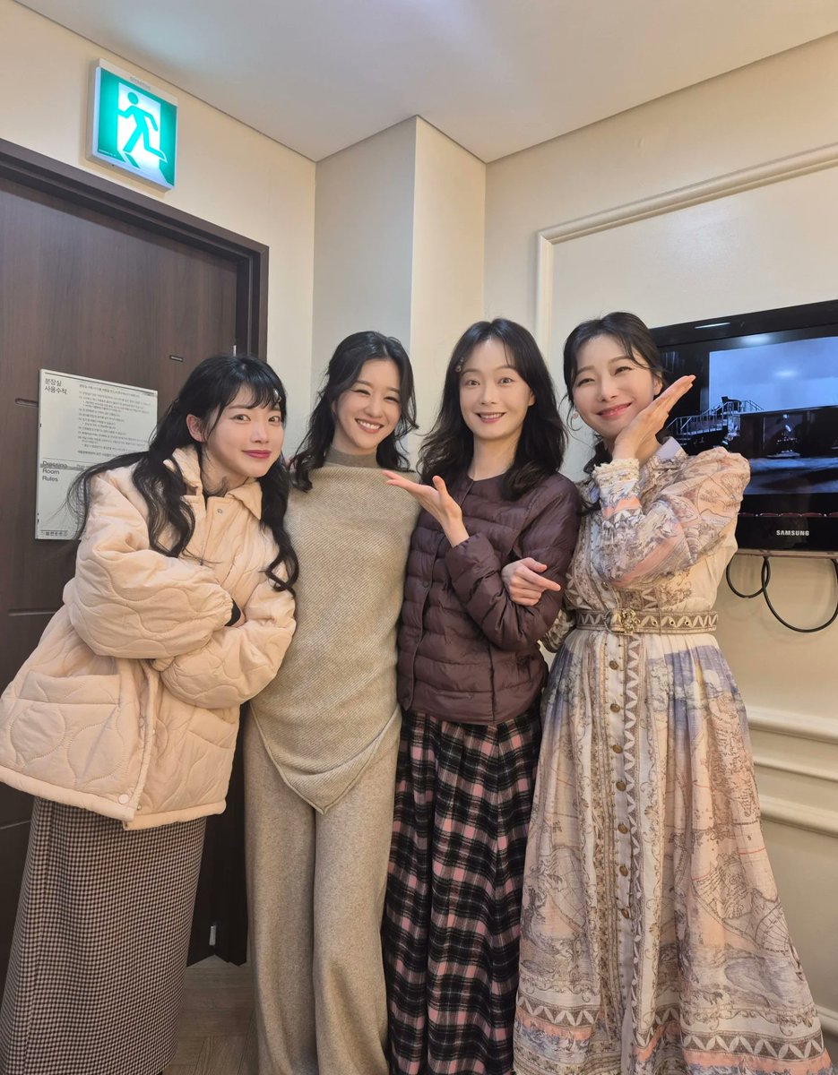 TreasuredYeaji's tweet photo. Mar 2nd: Last day for #Cryingforyou
March 2 marks the final day of Crying For You. Congratulations to Seo YeaJi and the entire cast &amp; crew for a moving, heartfelt run.
#SeoYeaji #서예지 #seoyeji https://t.co/ZnZSQNEgvQ