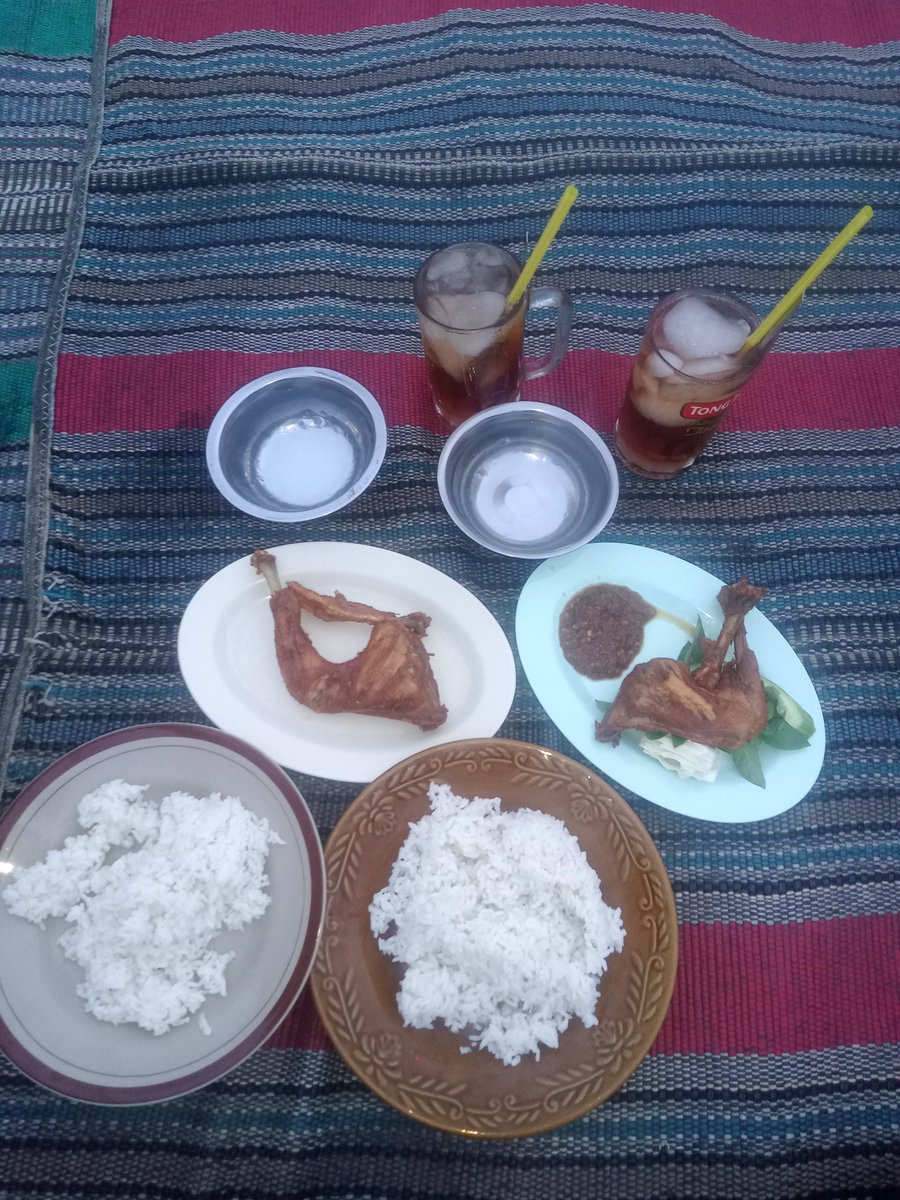 met buka puasa moots btw ni sama temen kampung huhu😋