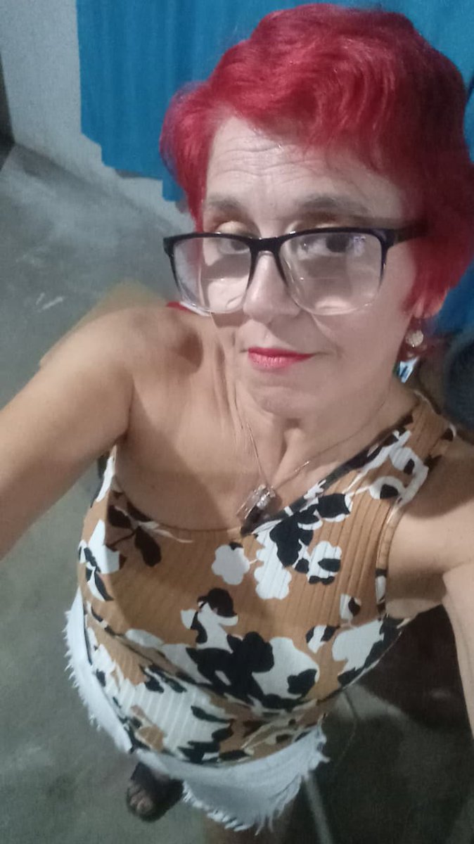 Domingo a la noche preparándome para salir a bailar a las tierras imperecederas de Valinor. ¿Me chaparé algún elfo?
#ValinorRamoMejía