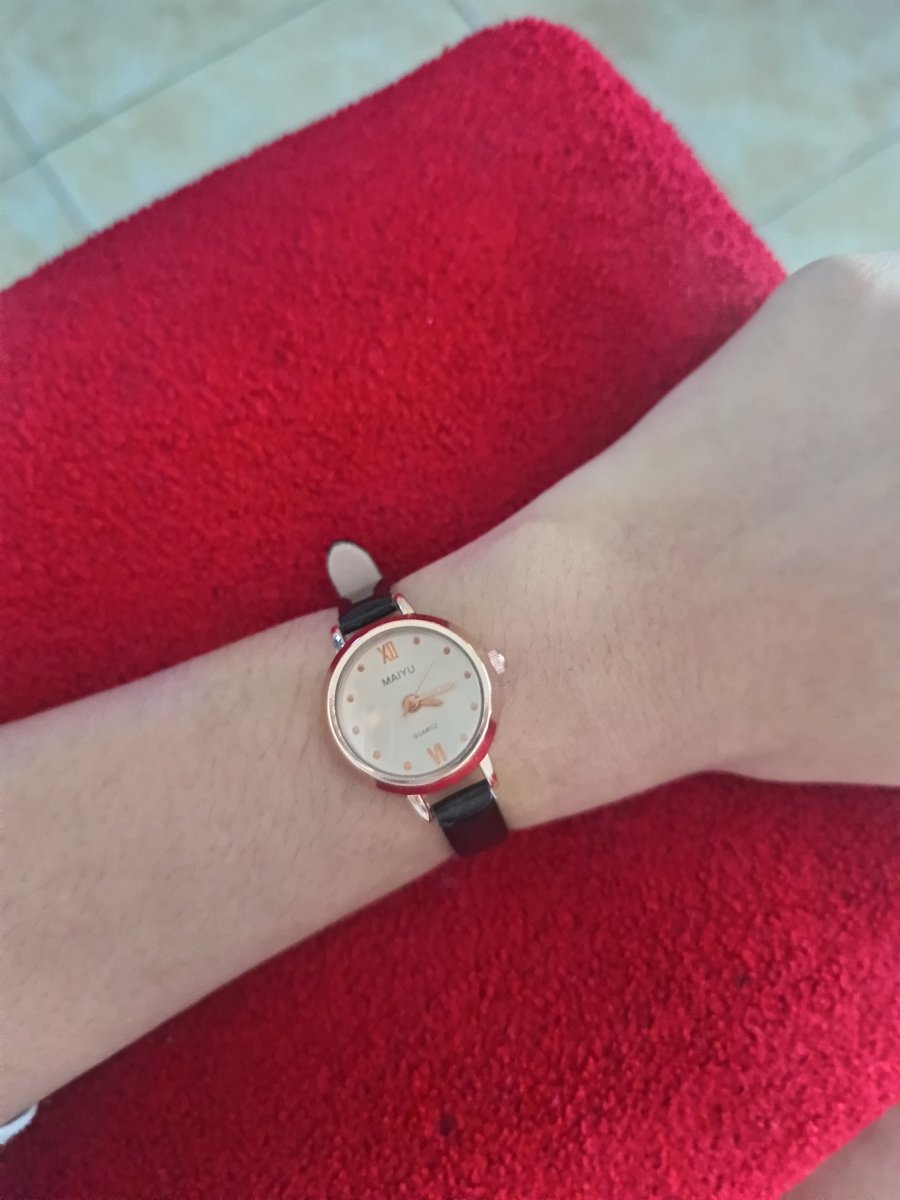 venirtp's tweet photo. jam tangan 
https://t.co/A8LHXne2AA

modelnya cocok banget buat tangan mungil kaya aku, bentuknya juga elegan dan yang pasti harganya bikin kaget cuma 20k aja🤩 https://t.co/UeFgG5KIgx