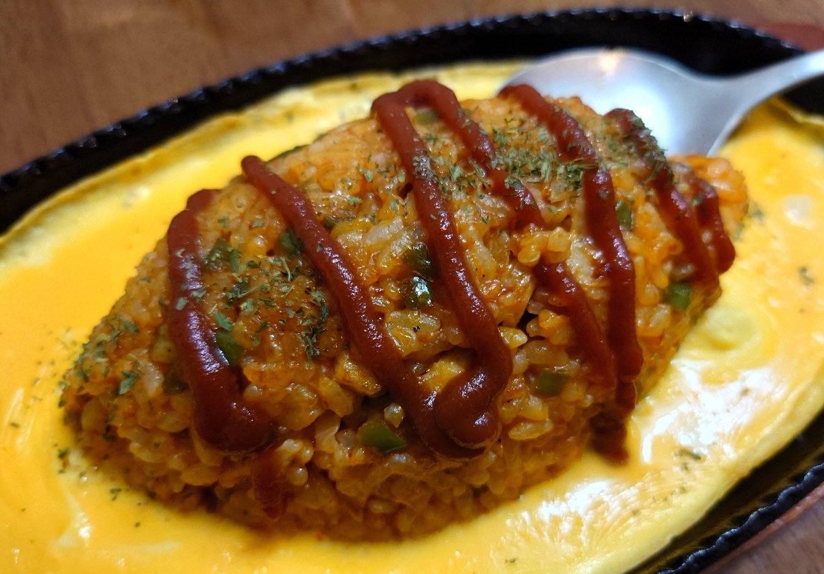 第3章さんの鉄板オムライスめちゃくちゃ美味しいです