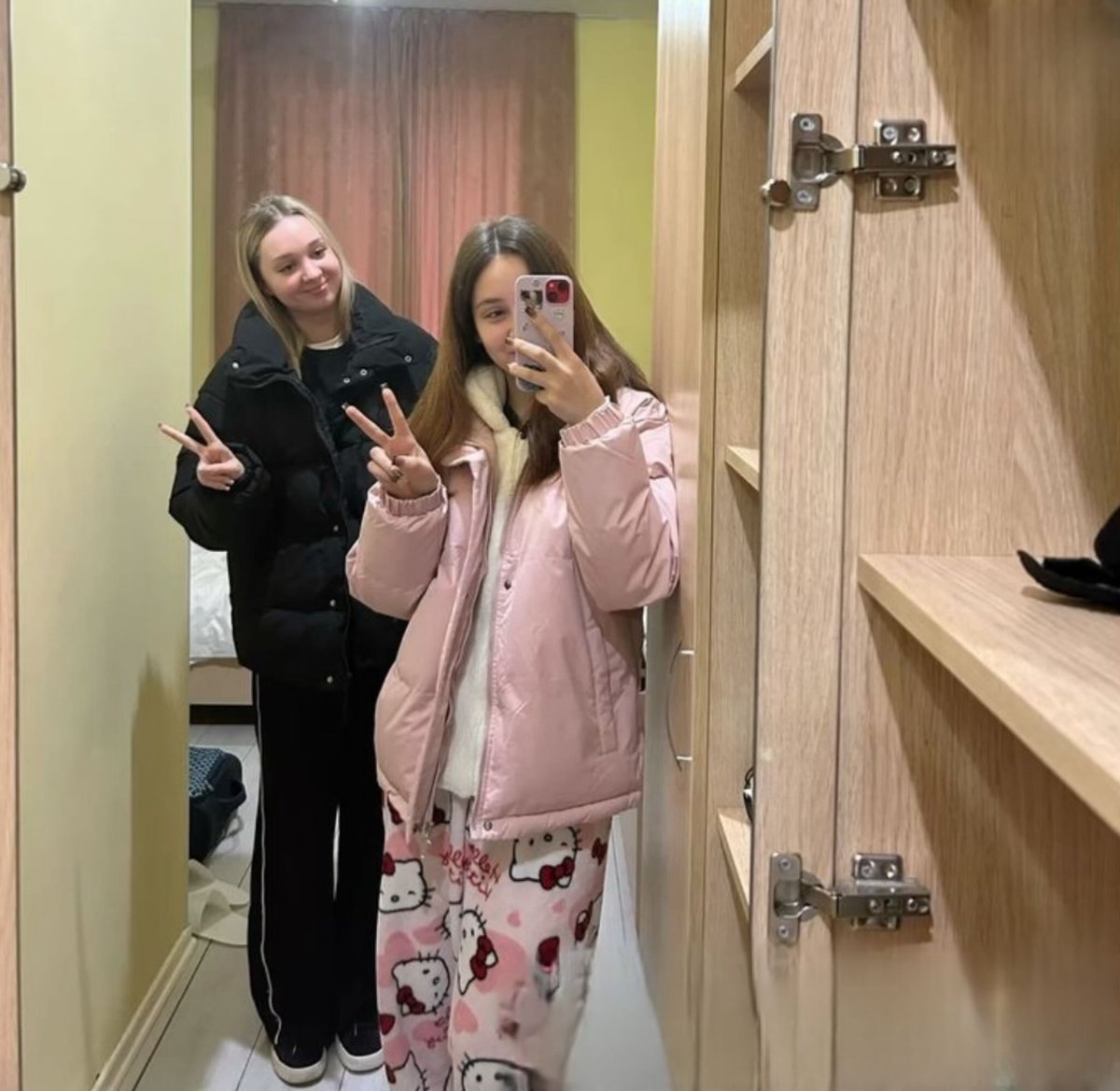 Les 2 soeurs 👯‍♀️ tweet media