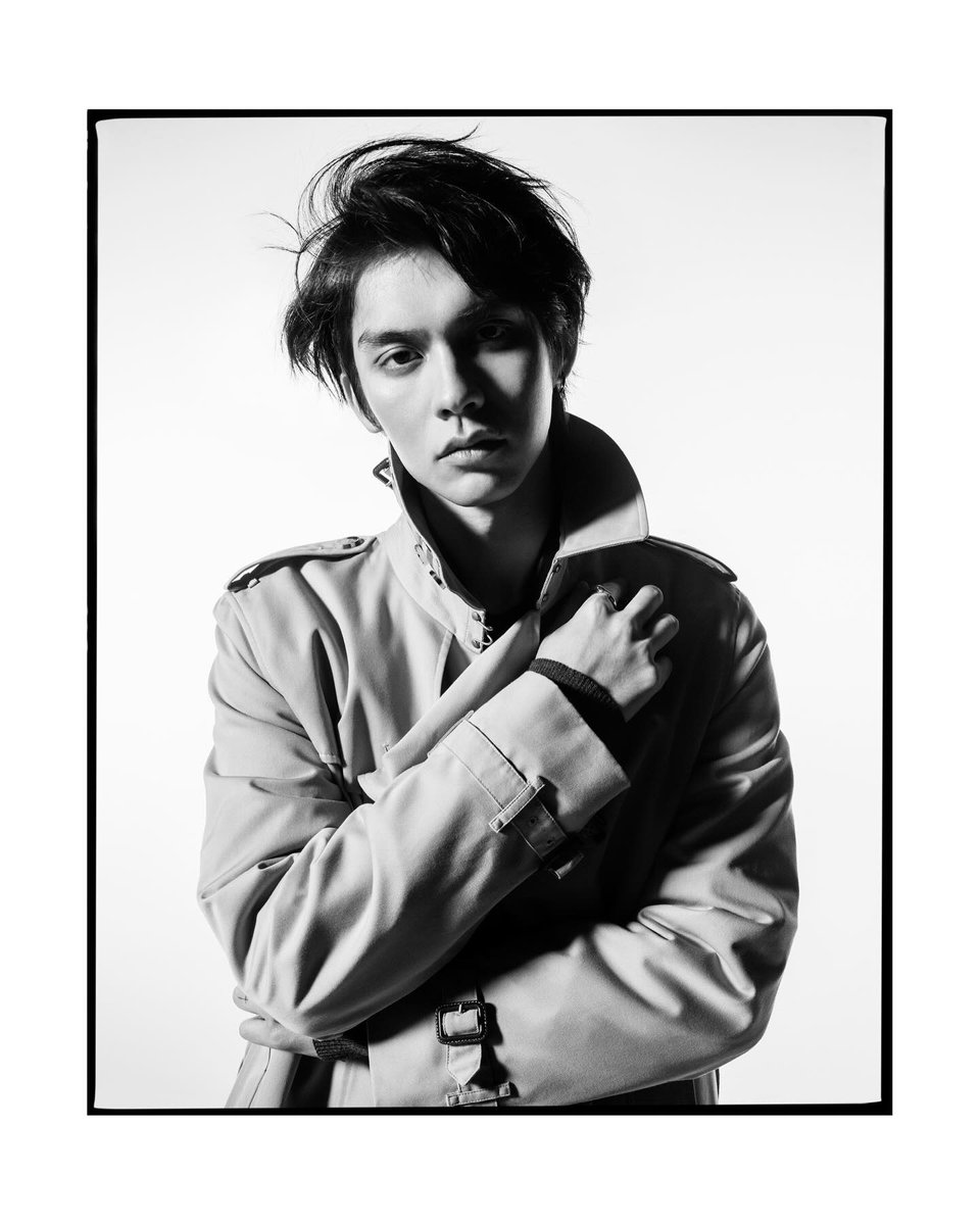 ไบร์ทโตมากับ Trench Coat Burberry จริงๆ ใส่ตั้งแต่ยังไม่มีตำแหน่ง จนวันนี้ได้ร่วม Global Campaign ในฐานะ Global Brand Ambassador Burberry ละ

#burberryxbright
#burberry <a href="/Burberry/">Burberry</a>
#bbrightvc <a href="/bbrightvc/">bright</a>