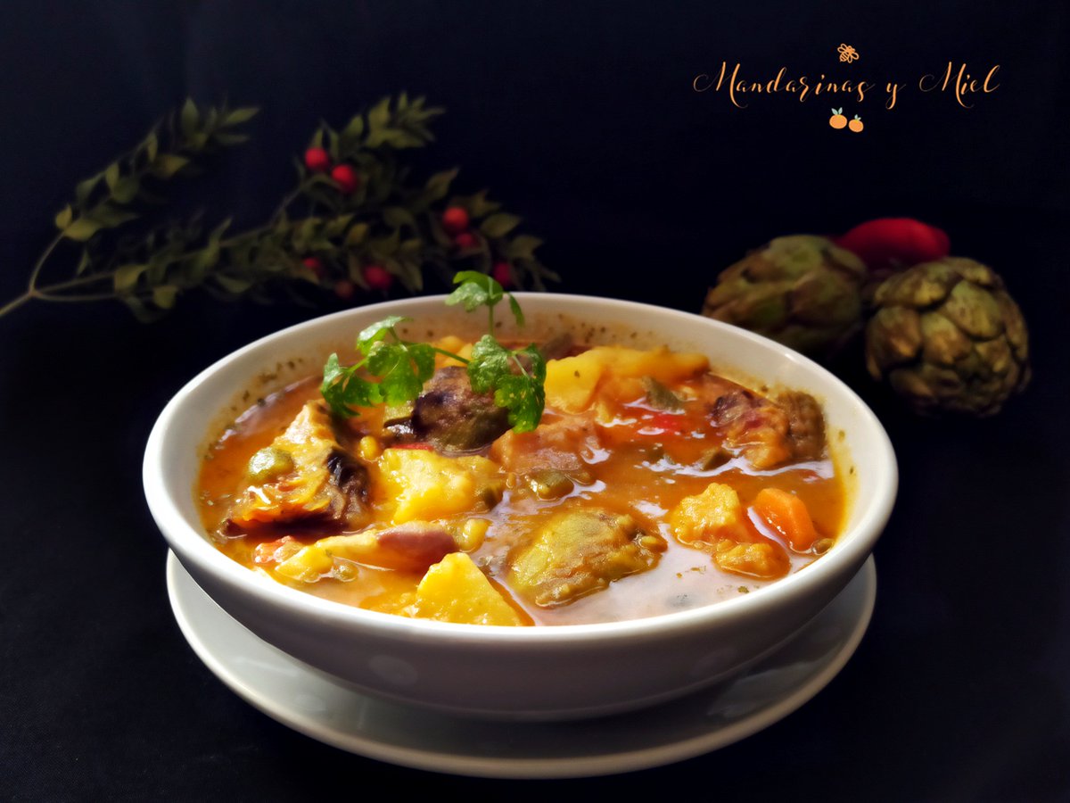 alcachofa_es's tweet photo. 👩‍🍳 Cómo preparar paso a paso un guiso de patatas con verduras y bacalao de la mano de @mandarinasymiel 
https://t.co/mhFudvJ8vA
#CocinemosJuntosAlcachofas #recetasdecocina #patatas #verduras #alcachofas #bacalao https://t.co/2AHXoZmTkd