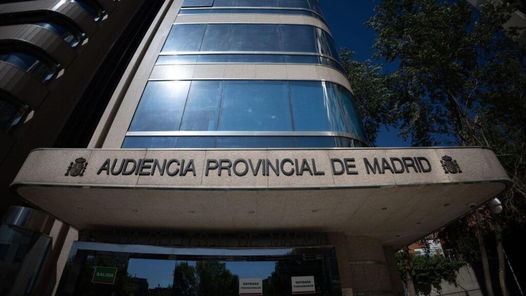 3linconformista's tweet photo. Juzgan a un sacerdote de Vallecas por 3 agresiones sexuales: se enfrenta hasta a 15 años de cárcel https://t.co/nBTbFJOTqn https://t.co/kpbKNgXTAn