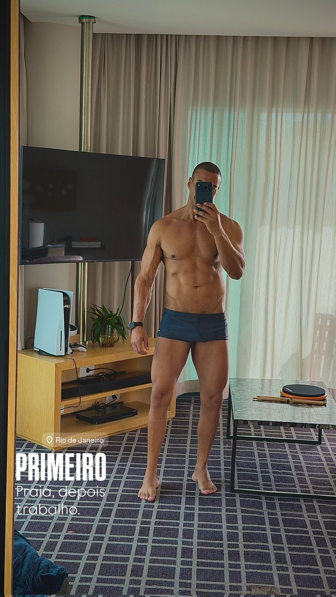GiuliMedrado's tweet photo. Pode entrar Thiago Oliveira, você é de casa. A boa forma do querido 🤤 https://t.co/J5K6hcjfga