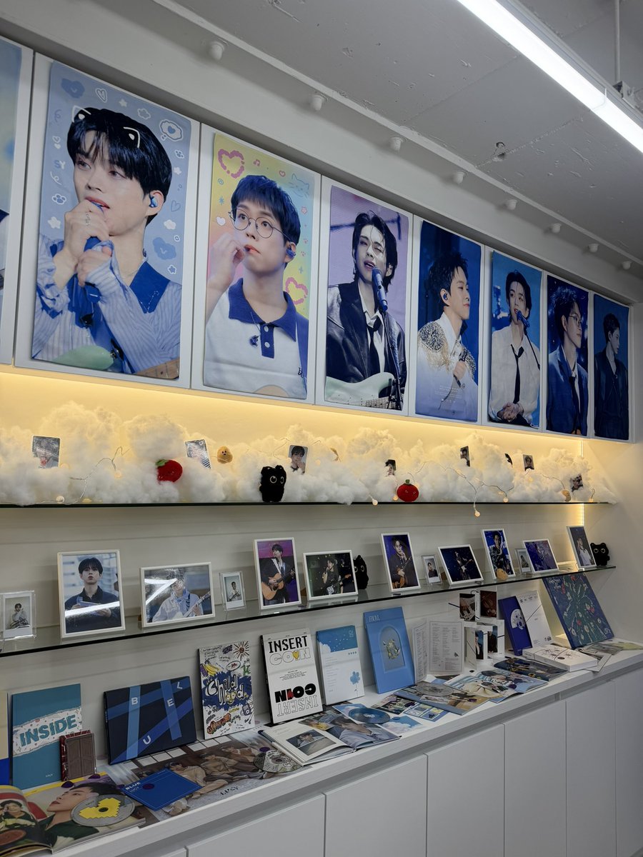 ํคํค tweet media