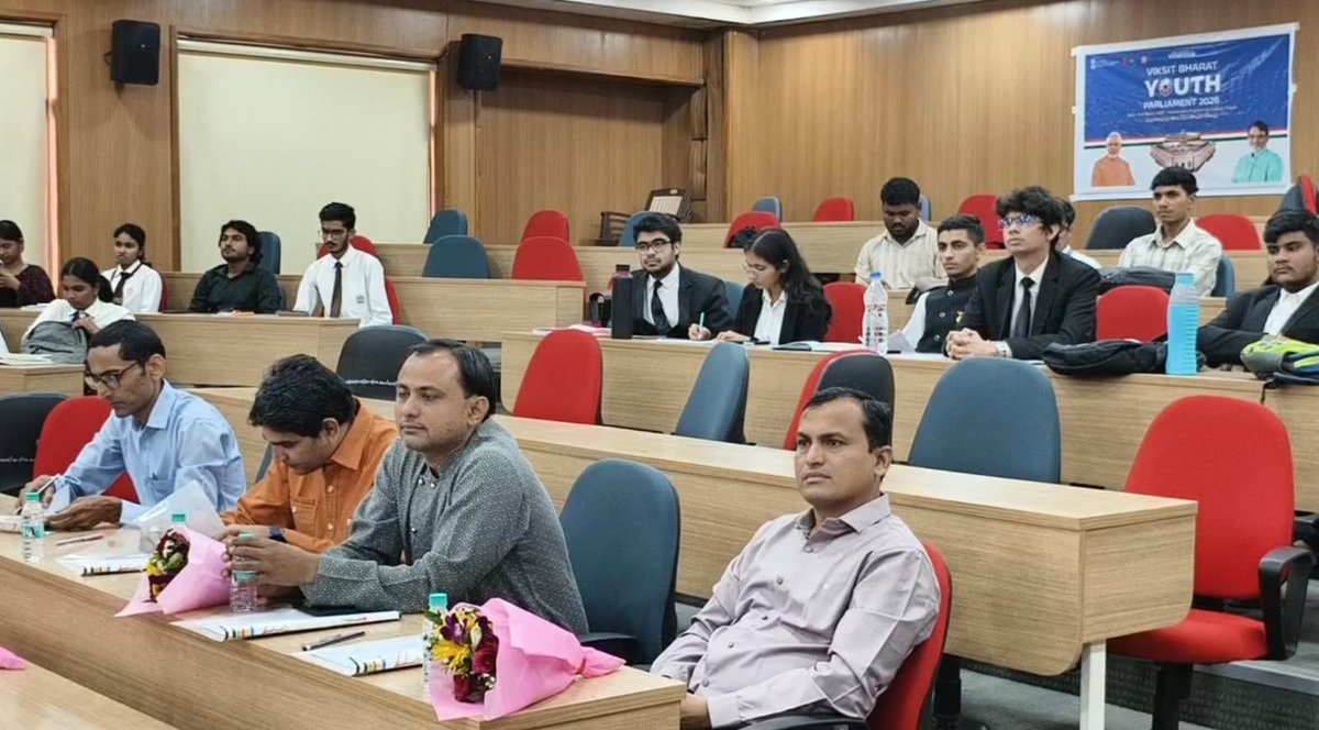 #ViksitBharatYouthParliament 

કેન્દ્રશાસિત પ્રદેશ #Daman માં નહેરુ યુવા કેન્દ્ર મેરા યુવા ભારત દ્વારા વિકસિત ભારત યુવા સંસદ ઉપર વક્તવ્ય કાર્યક્રમ યોજાયો

સ્પર્ધામાં 60 થી વધુ યુવાઓ જોડાયા; વિજેતા વિદ્યાર્થીઓને સંઘ પ્રદેશ સ્તરની હરિફાઈમાં ભાગ લેવા મળશે

#AIRPics : પ્રદીપ ભાવસાર