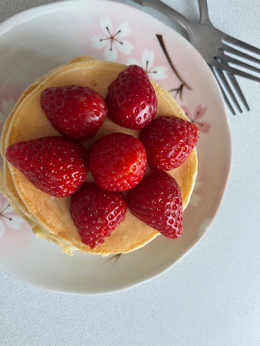 __yotuba_'s tweet photo. 日曜日に作ったパンケーキです！
力作です！ https://t.co/ysE4N5iyHc