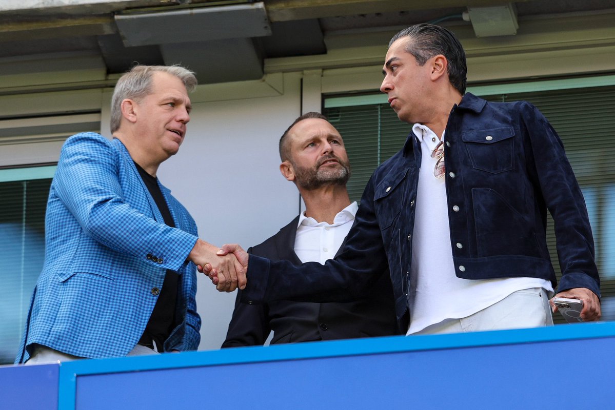 Those clowns 🤡 🤡 have spent over £1 billion on players only to be left with wingers like Garnacho, Gittens and Neto. 
Gittens is not available, and Garnacho is not good enough to do his job.
Arsenal have been beating Chelsea left and right since they took over the club.