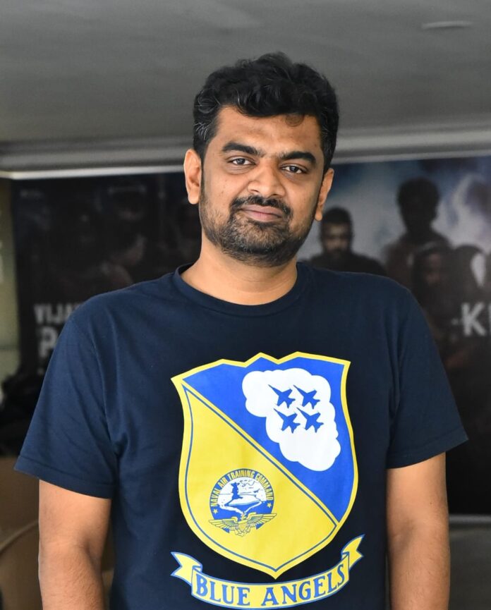 జాతీయ పురస్కార విజేత దర్శకుడు #GowtamTinnanuri గారికి హృదయపూర్వక జన్మదిన శుభాకాంక్షలు! 🎉🎬

ఈ కొత్త సంవత్సరం మీకు మరింత విజయం, స్ఫూర్తిదాయకమైన కథలు, ఇంకా ఎన్నో విశేషమైన విజయాలను అందించాలని ఆకాంక్షిస్తున్నాం. 🌟✨

#HBDGowtamTinnanuri